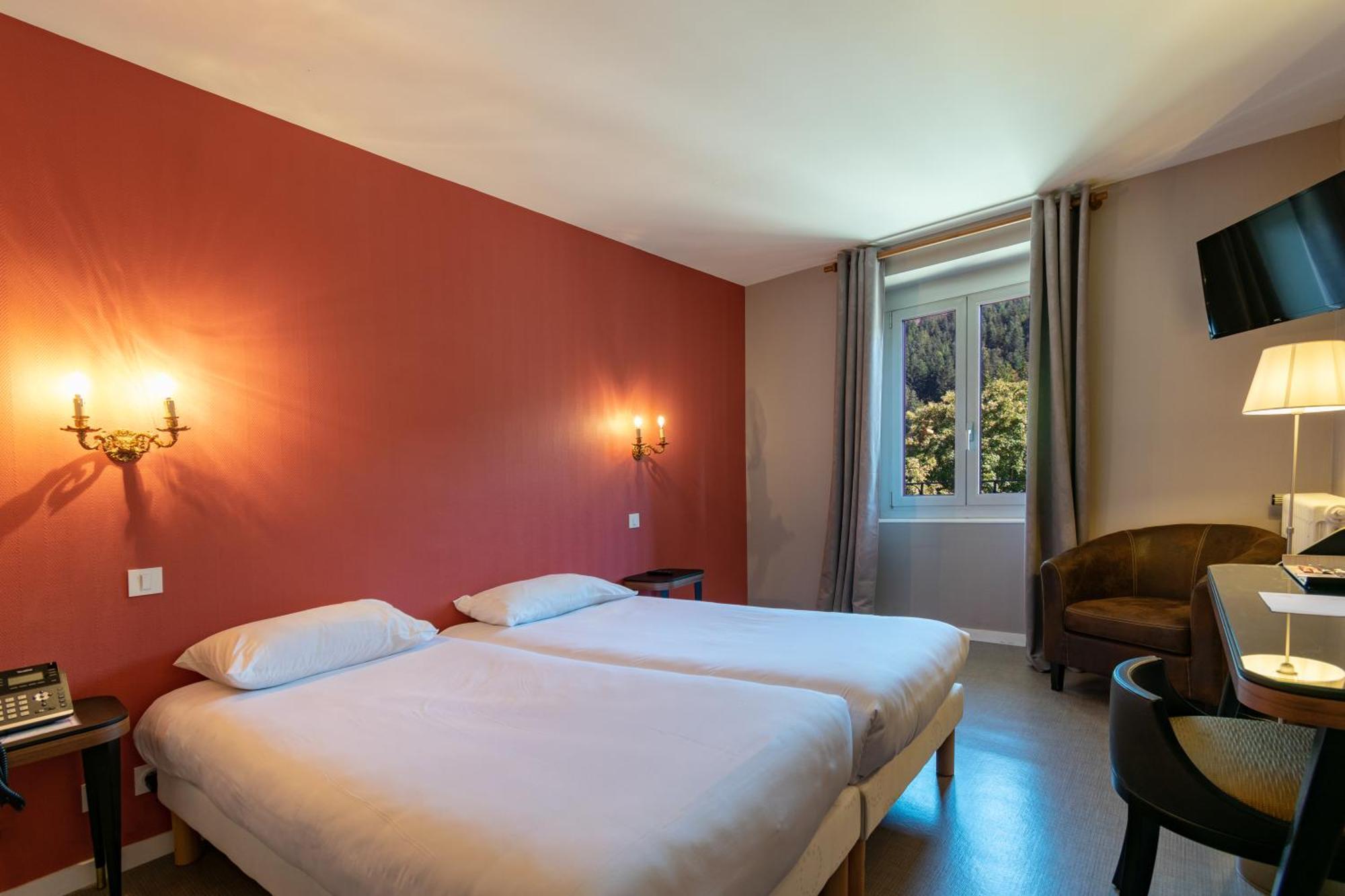 Hotel-Restaurant Le Lac Malbuisson Eksteriør bilde