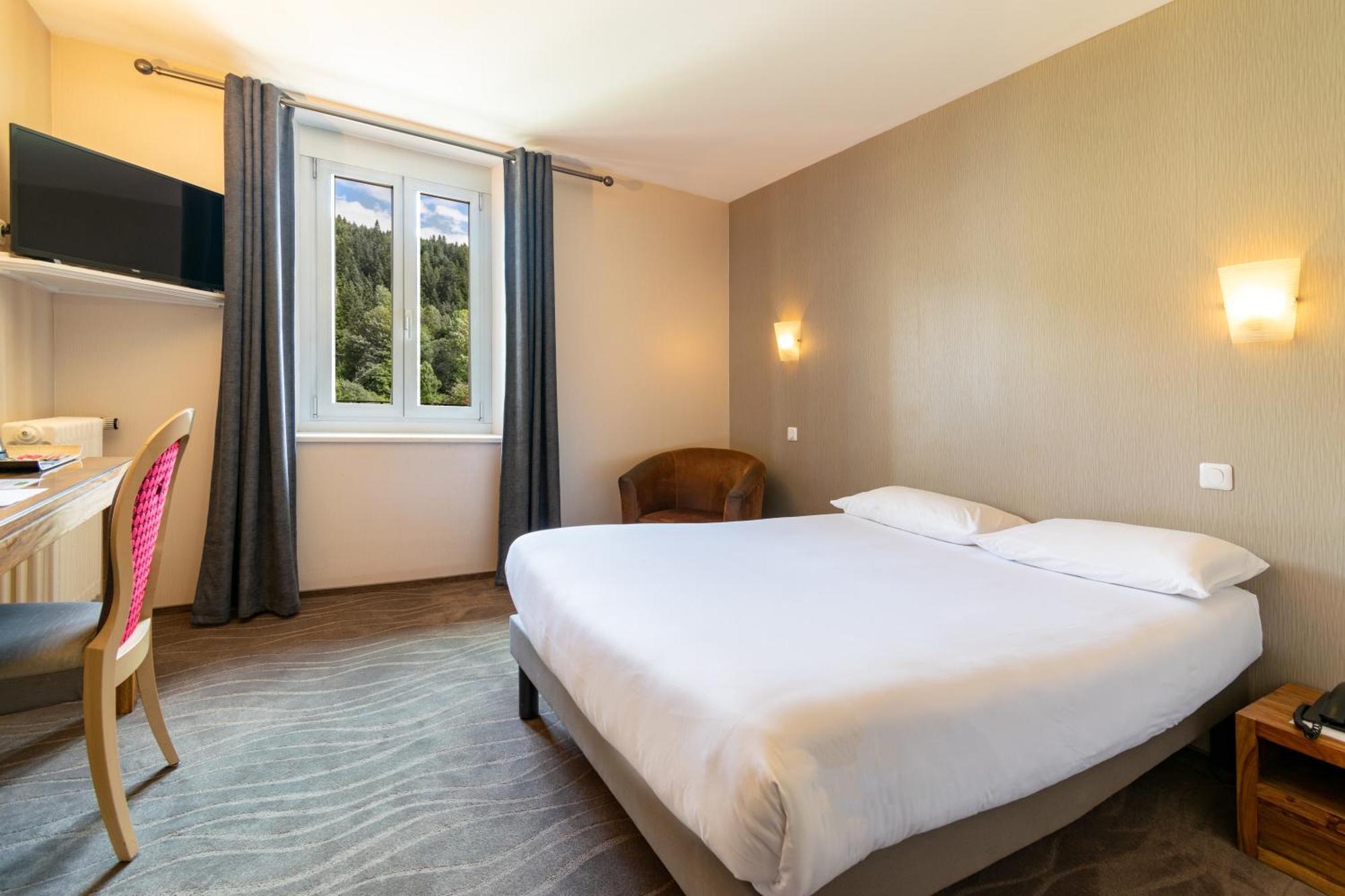 Hotel-Restaurant Le Lac Malbuisson Eksteriør bilde